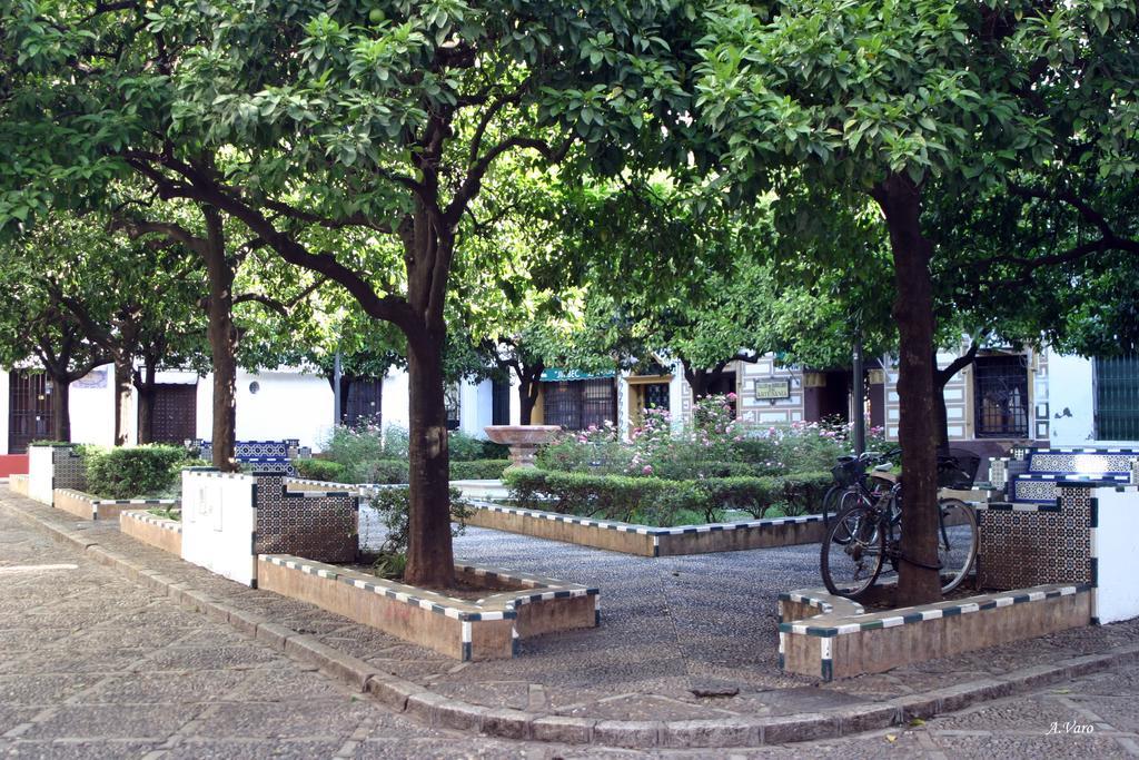 Hotel Dona Lina Seville Luaran gambar