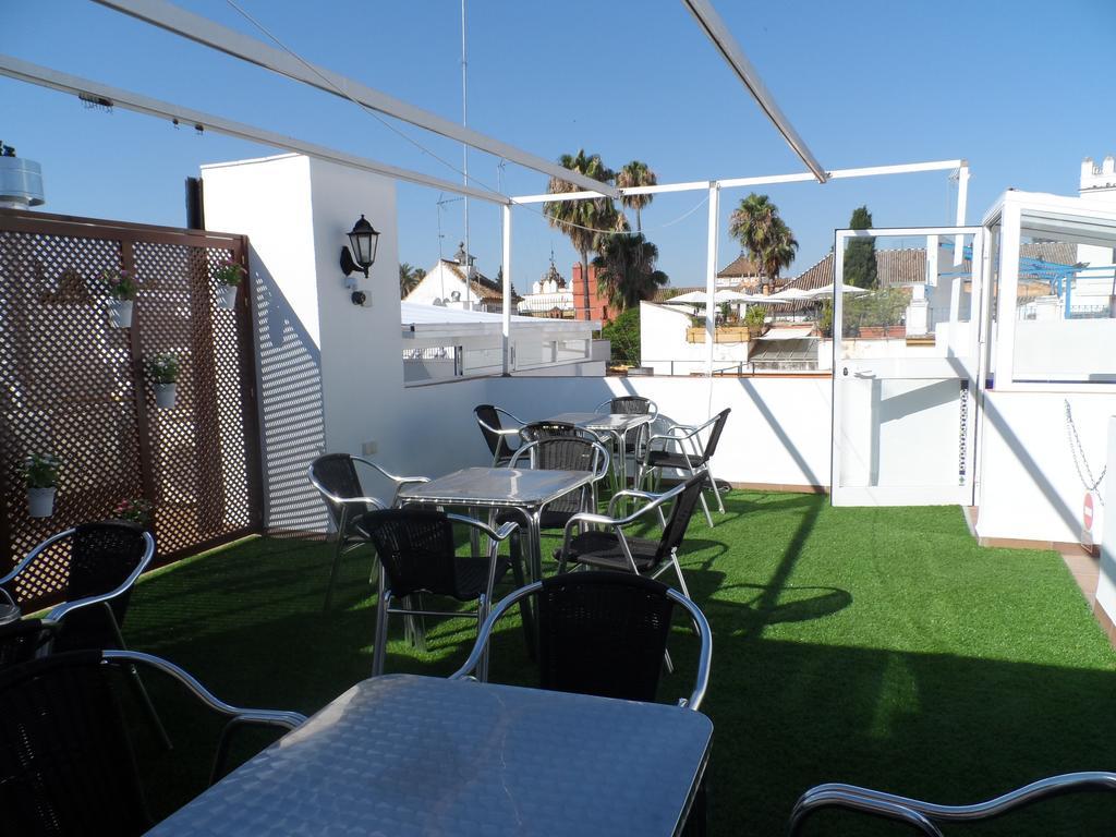 Hotel Dona Lina Seville Luaran gambar