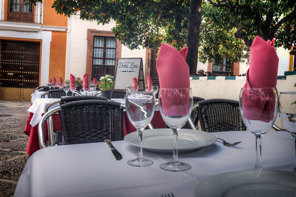 Hotel Dona Lina Seville Luaran gambar