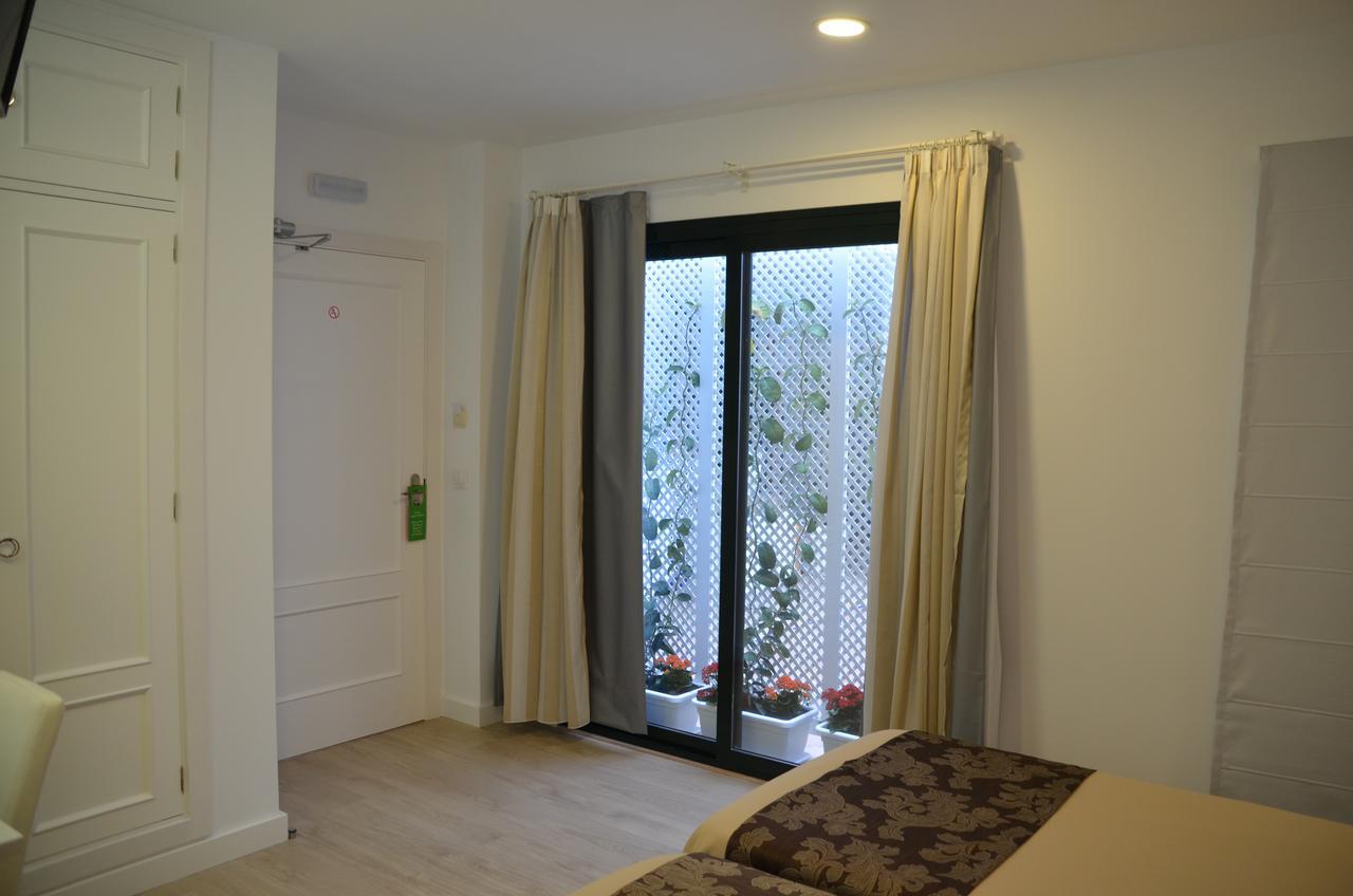 Hotel Dona Lina Seville Luaran gambar